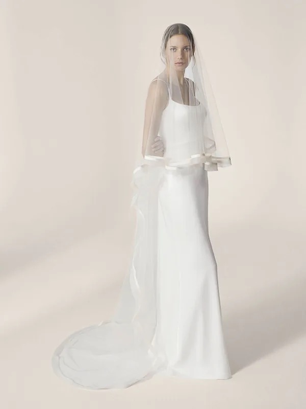 Sposa con velo in tulle: accessori Tulle Calzature a Torino